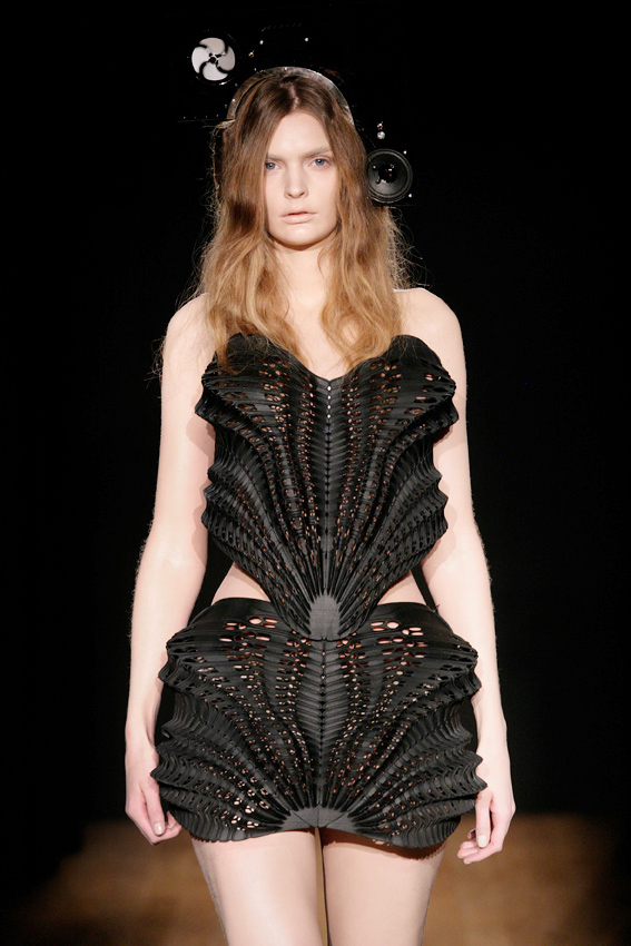 IrisVanHerpenCouture-Escapism-009-LRG